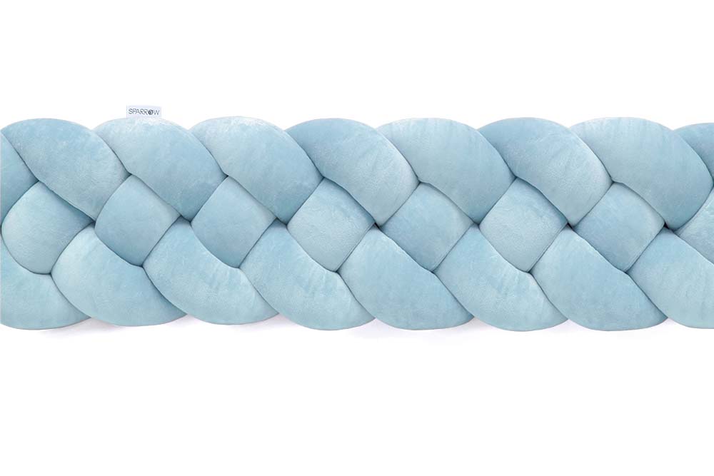 Flettet sengebeskyttelse 4 strenge velour isblå